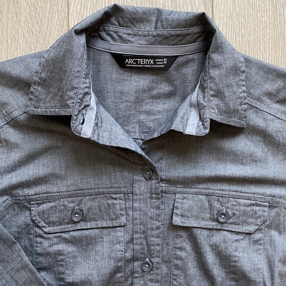 Arc’teryx long sleeve button up with stretch - Picture 2 of 8